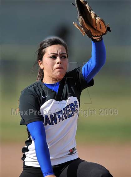 Thumbnail 3 in Nogales @ Diamond Ranch photogallery.
