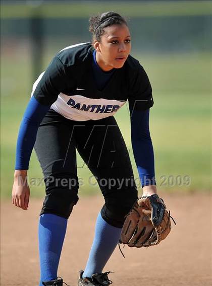 Thumbnail 2 in Nogales @ Diamond Ranch photogallery.
