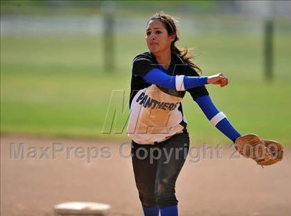 Thumbnail 3 in Nogales @ Diamond Ranch photogallery.
