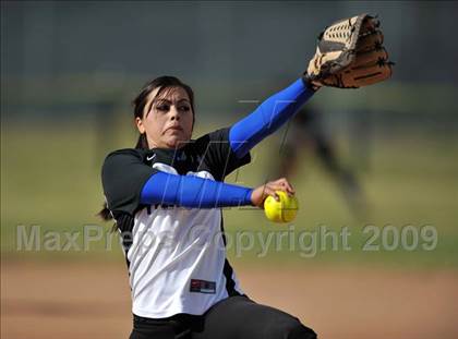 Thumbnail 3 in Nogales @ Diamond Ranch photogallery.