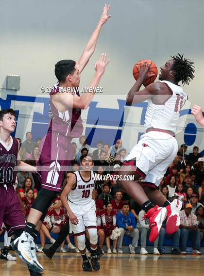 Thumbnail 2 in Sotomayor vs. Van Nuys (CIF LA City Section Final) photogallery.