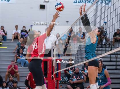Thumbnail 3 in Kalani @ Kapolei photogallery.