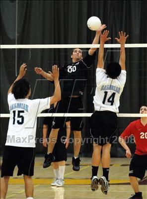 Thumbnail 2 in Viewpoint vs Salesian (CIF SS D5 Final) photogallery.