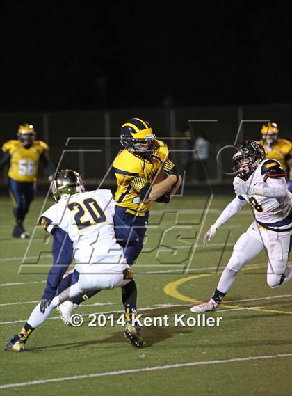 Thumbnail 3 in Walled Lake Central @ Clarkston (MHSAA R2 Regional Playoff) photogallery.