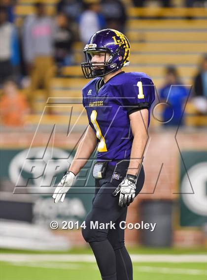 Thumbnail 2 in Liberty Hill vs. Navasota (UIL 4A D1 Semifinals) photogallery.