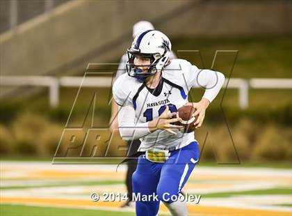 Thumbnail 1 in Liberty Hill vs. Navasota (UIL 4A D1 Semifinals) photogallery.