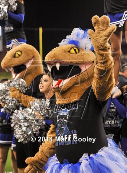 Thumbnail 2 in Liberty Hill vs. Navasota (UIL 4A D1 Semifinals) photogallery.