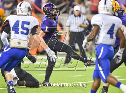 Thumbnail 2 in Liberty Hill vs. Navasota (UIL 4A D1 Semifinals) photogallery.