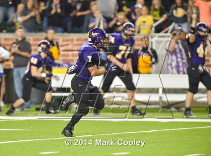 Thumbnail 2 in Liberty Hill vs. Navasota (UIL 4A D1 Semifinals) photogallery.