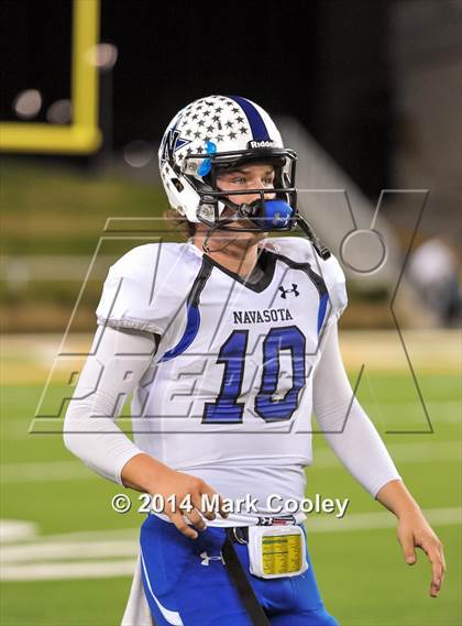 Thumbnail 2 in Liberty Hill vs. Navasota (UIL 4A D1 Semifinals) photogallery.