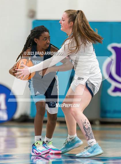 Thumbnail 2 in Hopewell vs Hickory Ridge (Phenom Holiday Classic) photogallery.