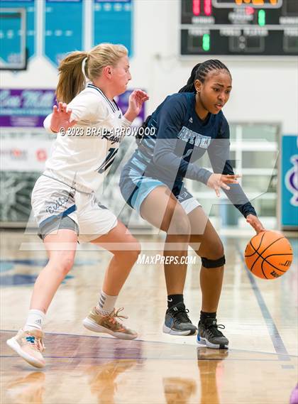 Thumbnail 3 in Hopewell vs Hickory Ridge (Phenom Holiday Classic) photogallery.