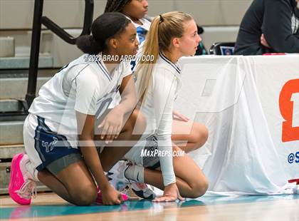 Thumbnail 3 in Hopewell vs Hickory Ridge (Phenom Holiday Classic) photogallery.