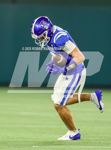 Thumbnail 1 in John Paul II vs. Nolan Catholic (Catholic Bowl) photogallery.