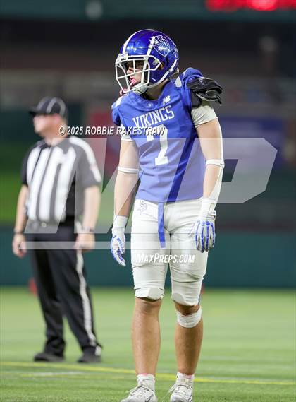 Thumbnail 2 in John Paul II vs. Nolan Catholic (Catholic Bowl) photogallery.
