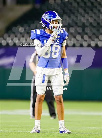 Thumbnail 2 in John Paul II vs. Nolan Catholic (Catholic Bowl) photogallery.