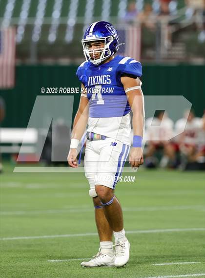 Thumbnail 2 in John Paul II vs. Nolan Catholic (Catholic Bowl) photogallery.