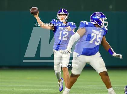 Thumbnail 3 in John Paul II vs. Nolan Catholic (Catholic Bowl) photogallery.