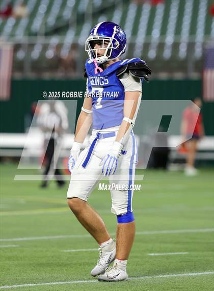 Thumbnail 1 in John Paul II vs. Nolan Catholic (Catholic Bowl) photogallery.