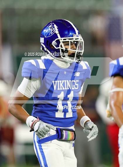 Thumbnail 1 in John Paul II vs. Nolan Catholic (Catholic Bowl) photogallery.