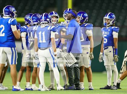 Thumbnail 2 in John Paul II vs. Nolan Catholic (Catholic Bowl) photogallery.