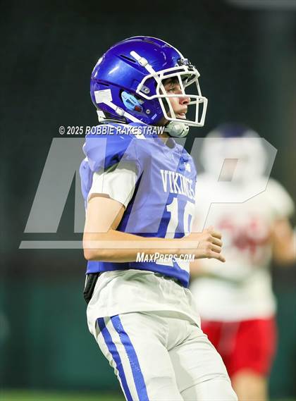 Thumbnail 2 in John Paul II vs. Nolan Catholic (Catholic Bowl) photogallery.