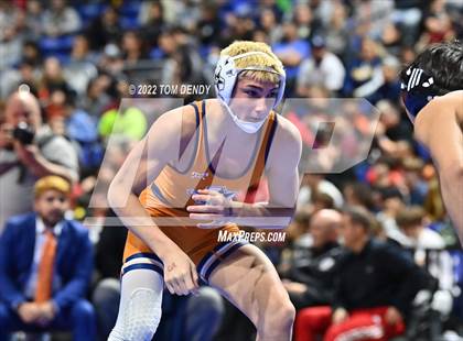 Thumbnail 2 in UIL State Championships - 5A 126lb Final photogallery.