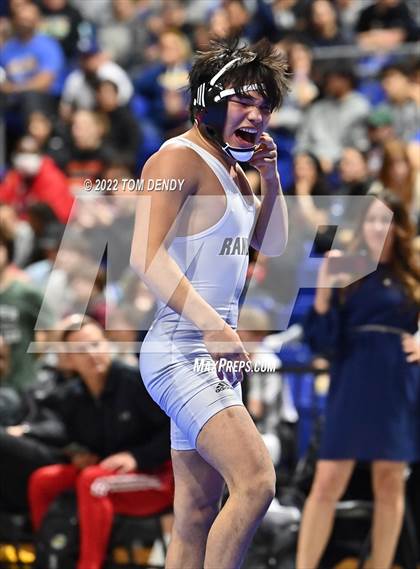 Thumbnail 2 in UIL State Championships - 5A 126lb Final photogallery.