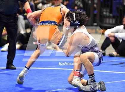 Thumbnail 2 in UIL State Championships - 5A 126lb Final photogallery.