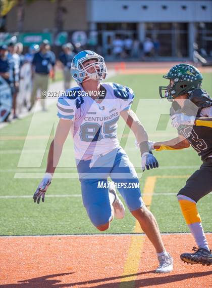 Thumbnail 2 in Patrick Henry vs. University City (CIF SDS Division 4 finals) photogallery.