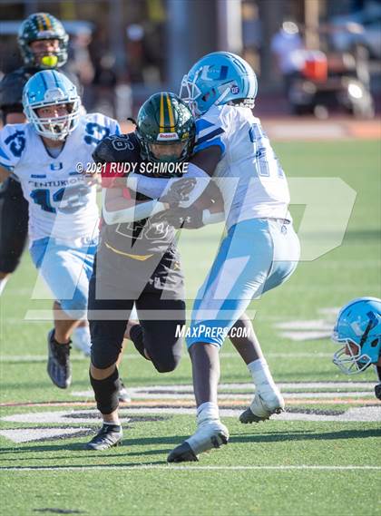 Thumbnail 1 in Patrick Henry vs. University City (CIF SDS Division 4 finals) photogallery.