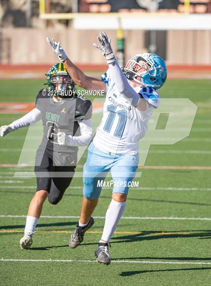 Thumbnail 3 in Patrick Henry vs. University City (CIF SDS Division 4 finals) photogallery.