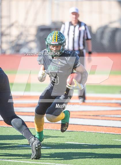 Thumbnail 2 in Patrick Henry vs. University City (CIF SDS Division 4 finals) photogallery.