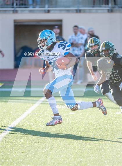 Thumbnail 1 in Patrick Henry vs. University City (CIF SDS Division 4 finals) photogallery.