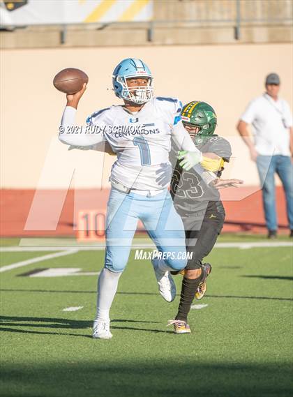 Thumbnail 3 in Patrick Henry vs. University City (CIF SDS Division 4 finals) photogallery.