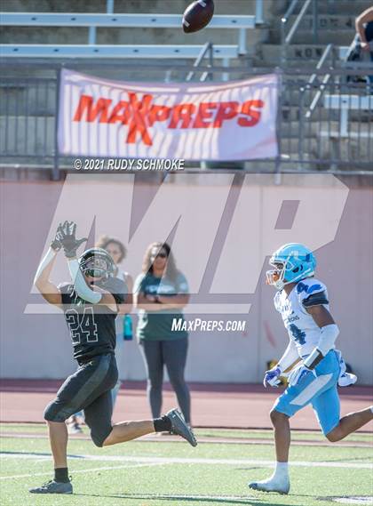 Thumbnail 2 in Patrick Henry vs. University City (CIF SDS Division 4 finals) photogallery.