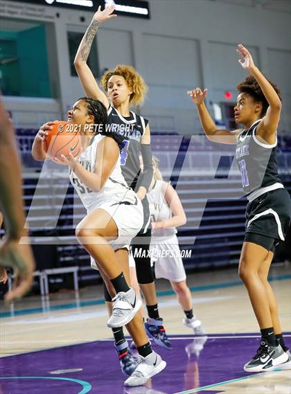 Thumbnail 1 in Westlake vs. Paul VI (GEICO Nationals) photogallery.