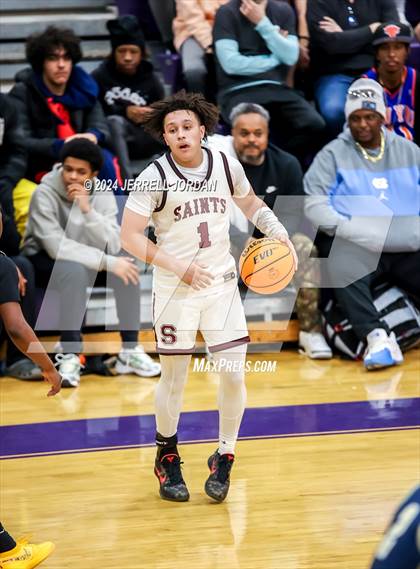 Thumbnail 2 in Reidsville vs St. Anne's-Belfield (John Wall Holiday Invitational) photogallery.