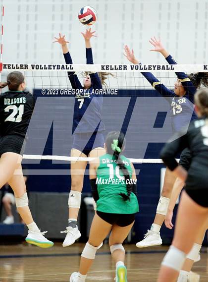 Thumbnail 2 in Southlake Carroll vs Keller photogallery.