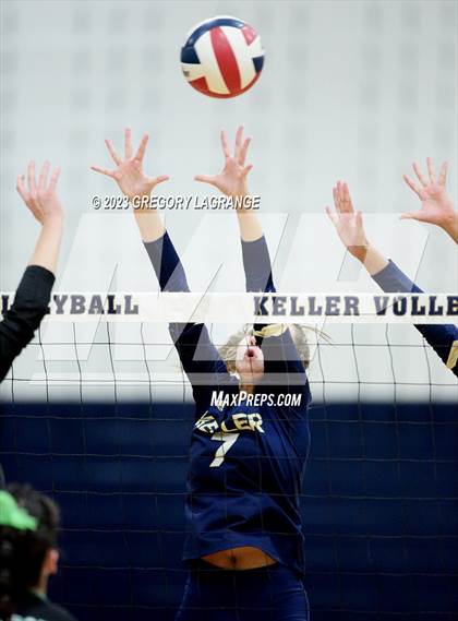 Thumbnail 3 in Southlake Carroll vs Keller photogallery.