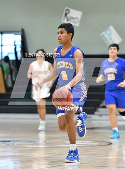Thumbnail 1 in Pierce vs. Pioneer (Steve Cauchi Ram Jam) photogallery.