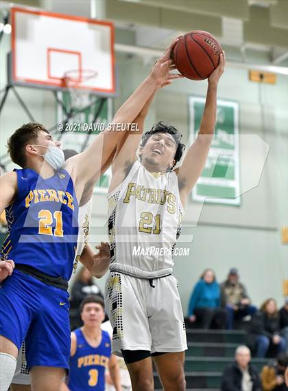 Thumbnail 3 in Pierce vs. Pioneer (Steve Cauchi Ram Jam) photogallery.