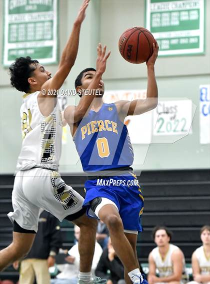 Thumbnail 3 in Pierce vs. Pioneer (Steve Cauchi Ram Jam) photogallery.
