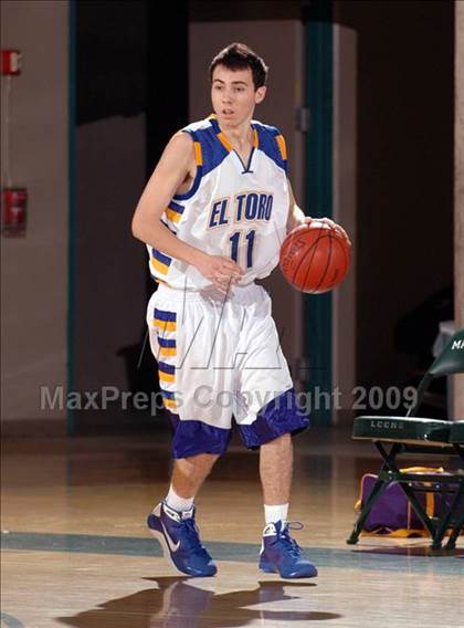 Thumbnail 1 in El Toro vs. Mesa (MaxPreps Holiday Classic) photogallery.