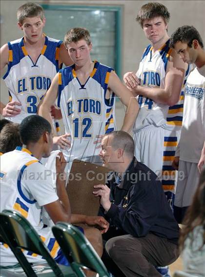 Thumbnail 1 in El Toro vs. Mesa (MaxPreps Holiday Classic) photogallery.