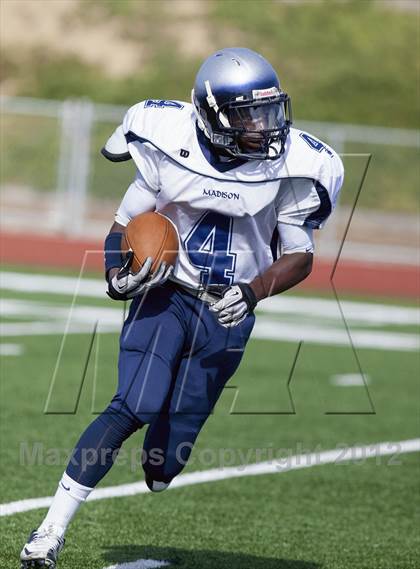 Thumbnail 1 in Madison @ Clairemont photogallery.