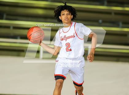 Thumbnail 1 in Hollywood vs Loyola (77th Annual Beverly Hills Tournament) photogallery.