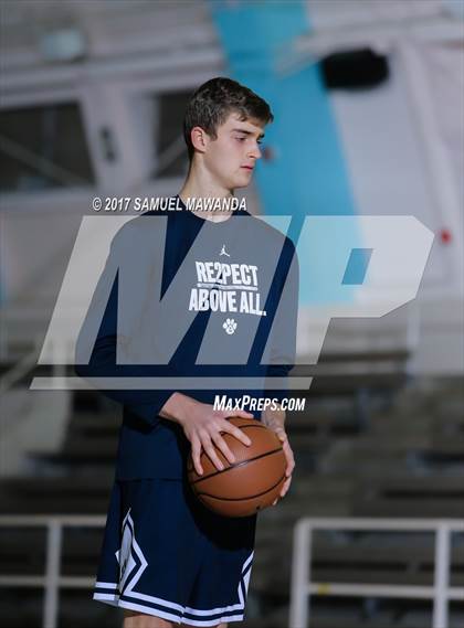 Thumbnail 1 in Hollywood vs Loyola (77th Annual Beverly Hills Tournament) photogallery.