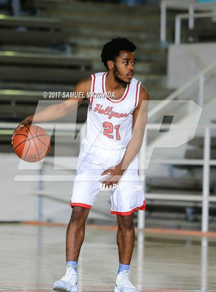 Thumbnail 1 in Hollywood vs Loyola (77th Annual Beverly Hills Tournament) photogallery.