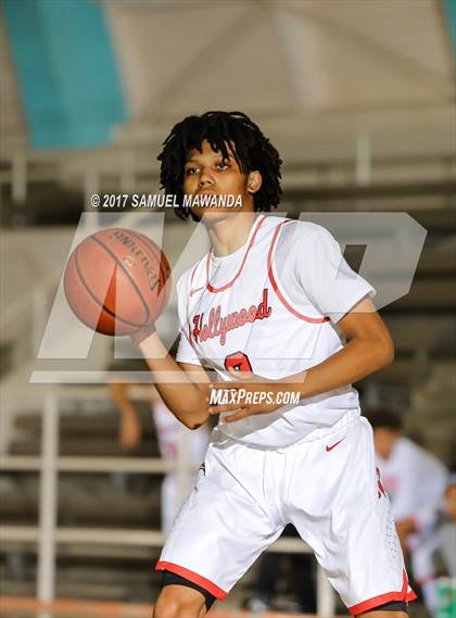 Thumbnail 3 in Hollywood vs Loyola (77th Annual Beverly Hills Tournament) photogallery.